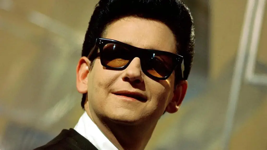 Roy Orbison cumple años: 10 curiosidades del hombre que le puso gafas oscuras al dolor y creó himnos eternos