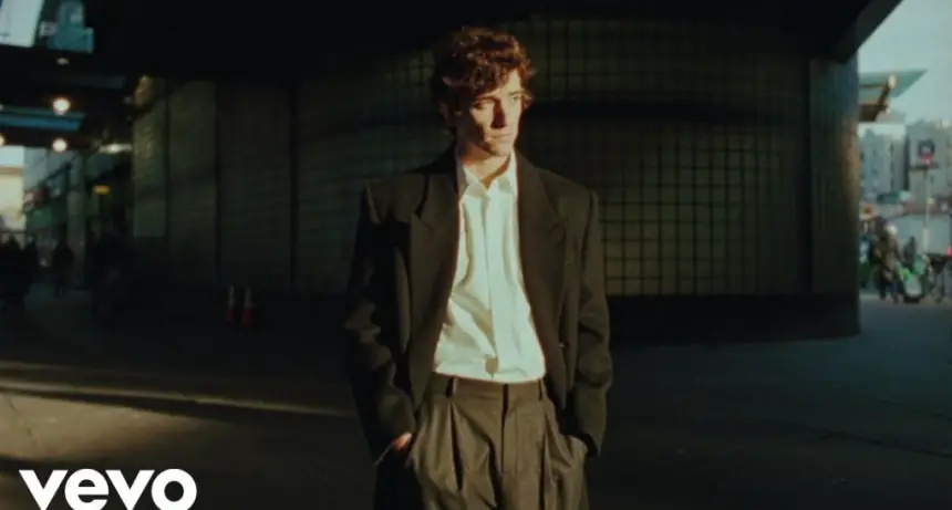 Guitarricadelafuente y el viento que desarma todo: “Tramuntana” como ritual de ruptura y belleza