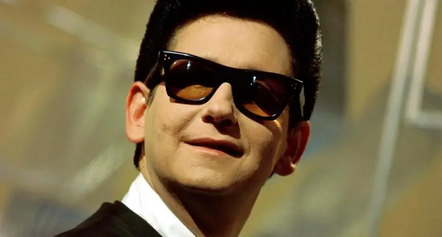 Roy Orbison cumple años: 10 curiosidades del hombre que le puso gafas oscuras al dolor y creó himnos eternos