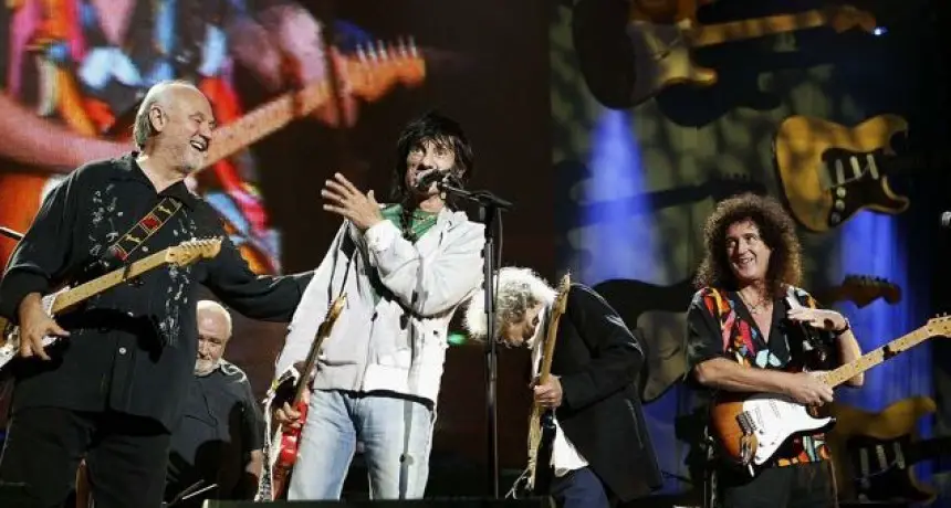 The Strat Pack: Celebración de 50 Años de la Fender Stratocaster en Wembley Arena.