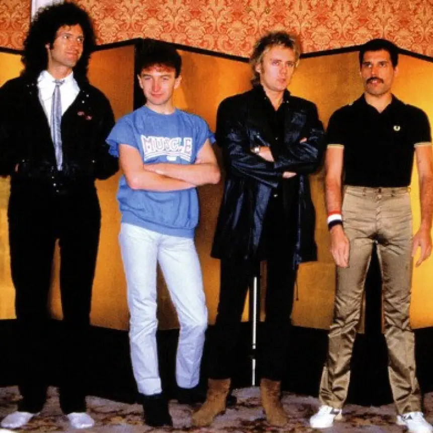 En 1982, Queen hizo una aparición especial en el programa Saturday Night Live en los Estados Unidos.