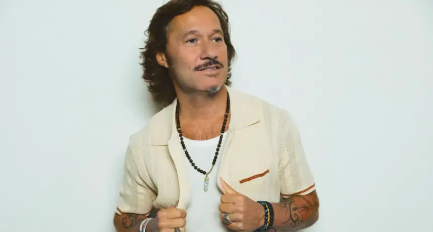 Diego Torres estrena Amuleto: una canción cargada de nostalgia y emoción.