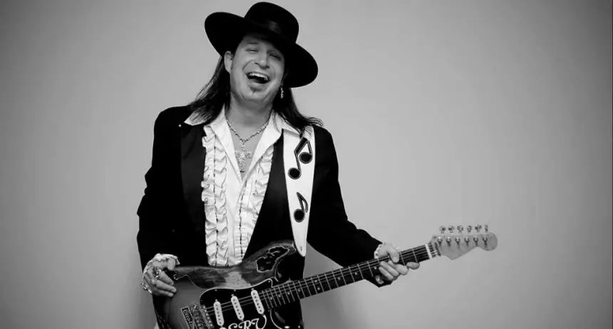 Stevie Ray Vaughan: 5 discos esenciales en su aniversario para entender su legado y maestría.