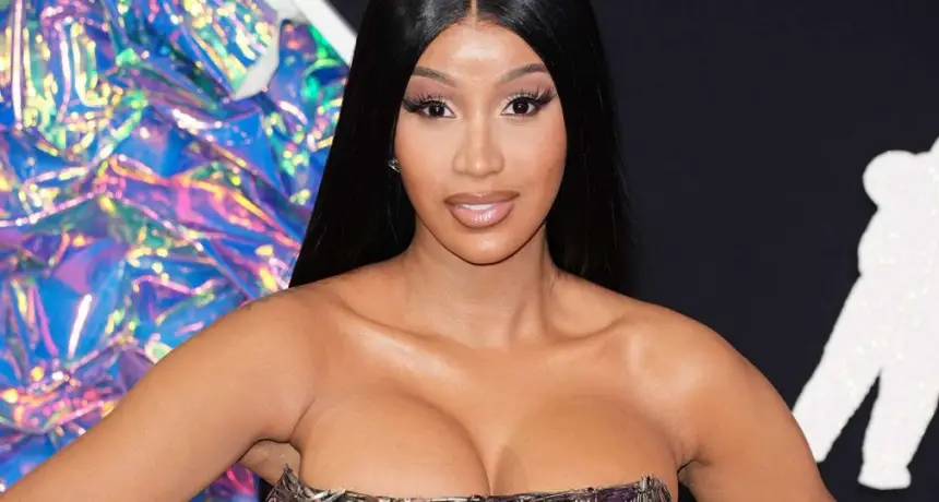 Cardi B: Celebrando su legado musical con sus 10 éxitos más icónicos.