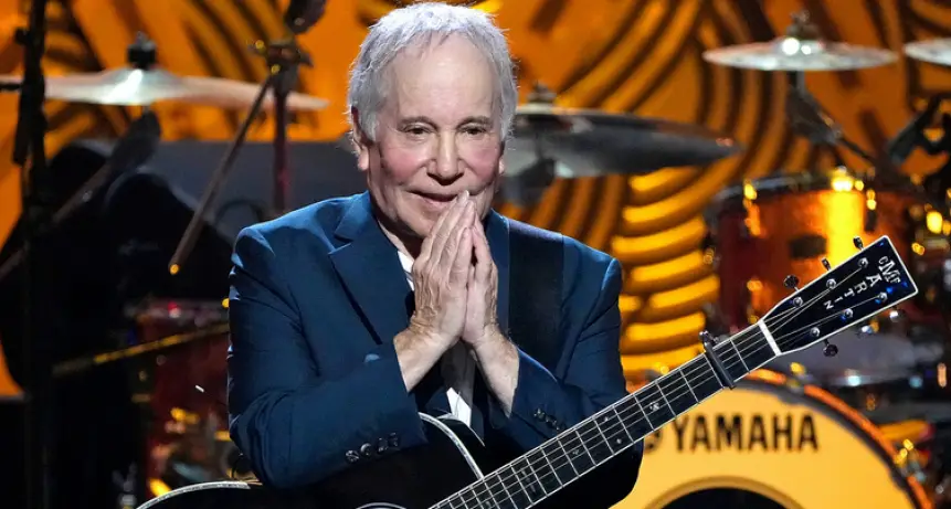 Celebramos el legado de Paul Simon: 5 discos esenciales que debes escuchar.