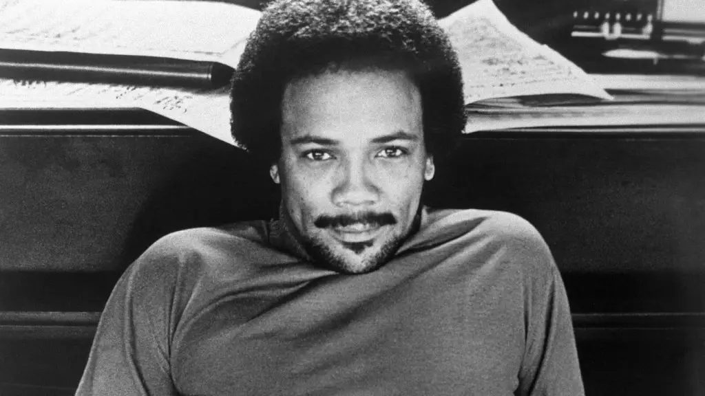 Quincy Jones: El genio detrás de los éxitos que definieron la música moderna.