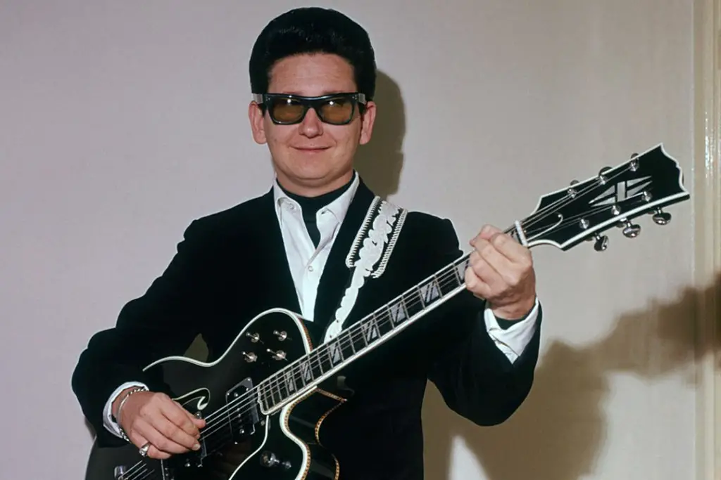 Recordamos a Roy Orbison: El ícono inmortal del rock and roll.