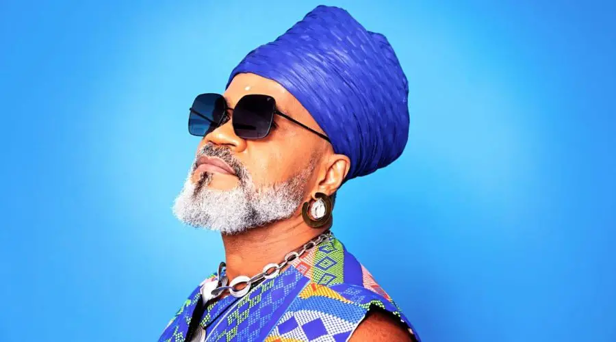 Carlinhos Brown: El genio creativo de Brasil que trasciende generaciones.