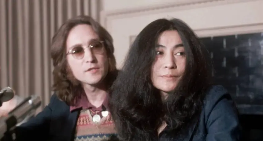 El encuentro que cambió la historia del rock: John Lennon y Yoko Ono se conocieron un día como hoy.