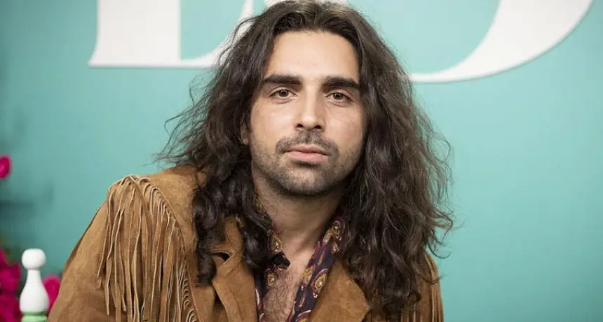 Antonio Flores: El alma rebelde y sensible que marcó la música española.