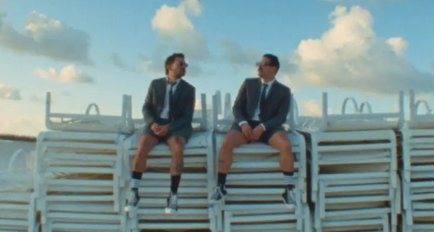 Mau y Ricky presentan Libélula: un vuelo de emociones y energía pop-latina.