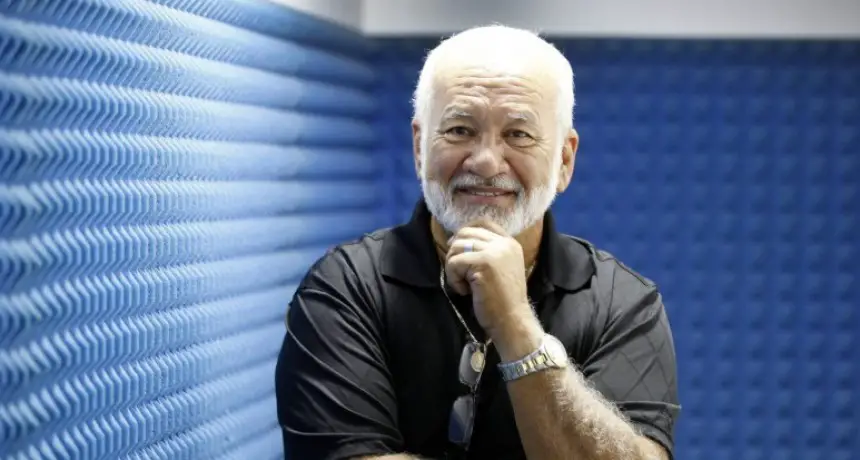 Chamaco Rivera: El eterno muchacho de la salsa que conquistó generaciones.