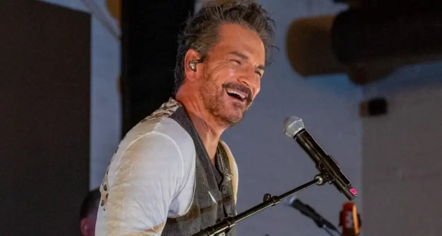 Ricardo Arjona lanza Despacio que hay prisa, el primer adelanto de su próximo disco Seco