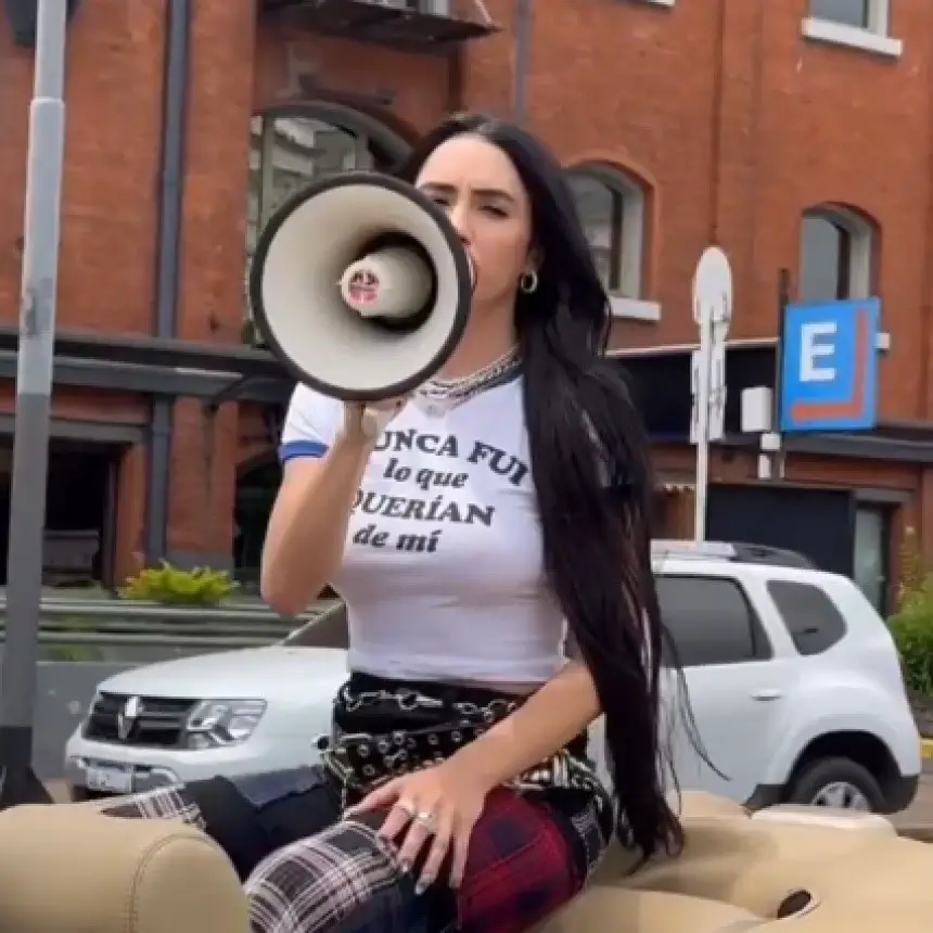 Lali estrena No me importa con una presentación sorpresa en Buenos Aires.