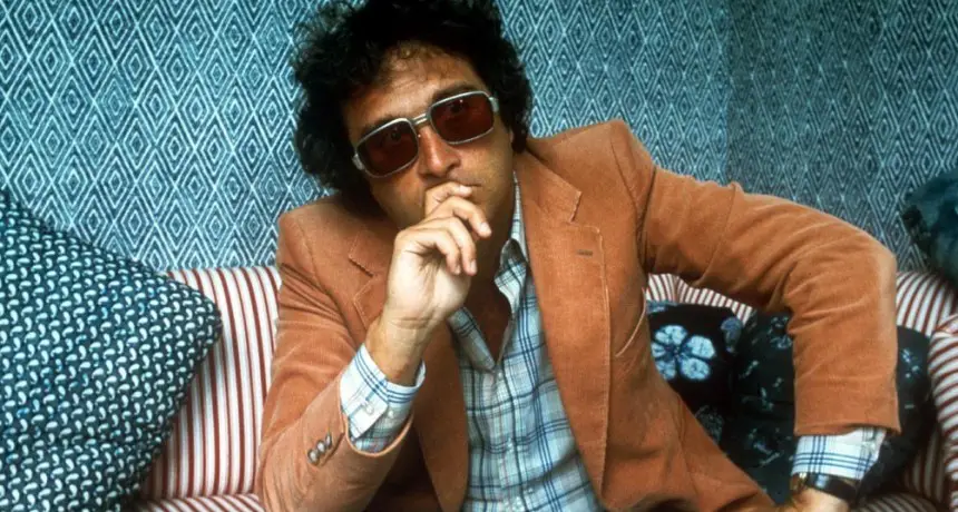 Randy Newman: El Maestro de la Ironía y la Melodía en su Aniversario de Nacimiento.