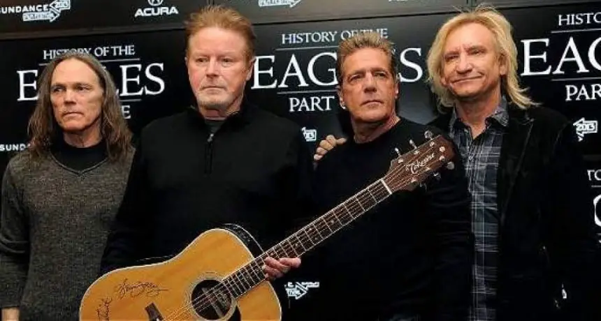 Hotel California: El Álbum Icónico que Redefinió el Rock Clásico.