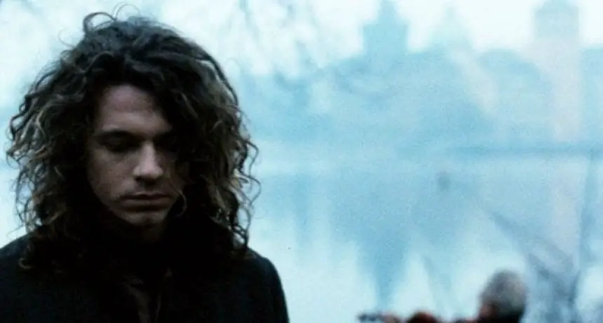 Michael Hutchence: El Ícono Carismático del Rock de los 80 y 90