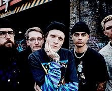 neck deep